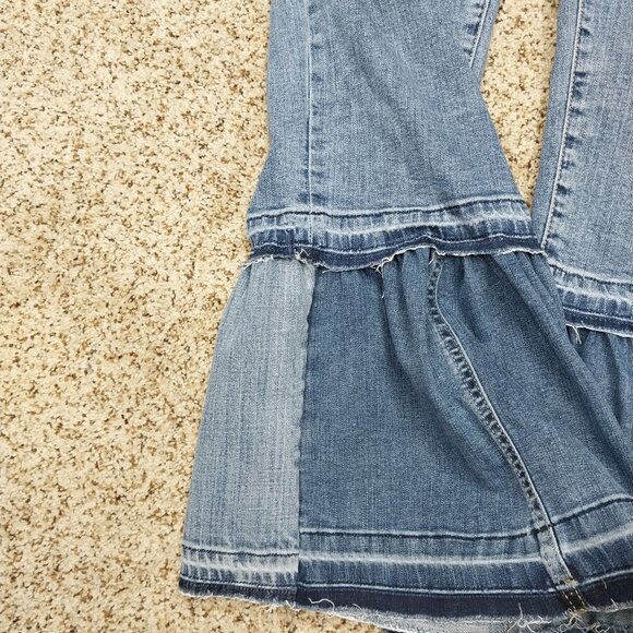 3091 Size 22 Maurices Upcycled Long Bell-Bottoms With Raw Hem. - Picture 3 of 9